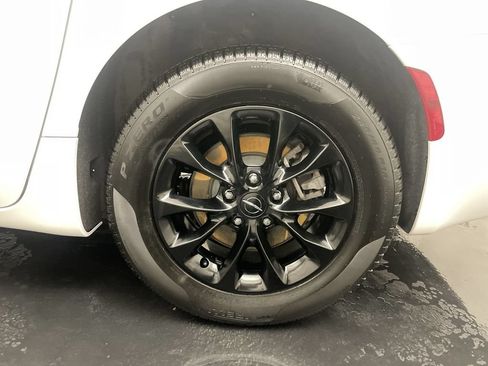 Used 2025 Chrysler Pacifica Select w/ Uconnect Theater Family Group AWD/4WD image 25