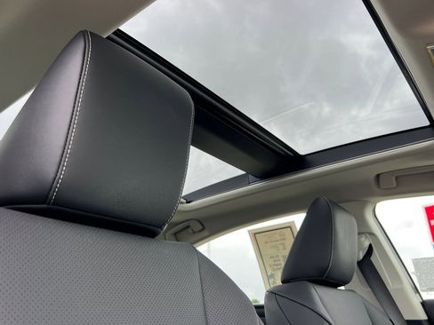 Used 2025 Lexus ES 350 w/ Premium Package FWD image 18