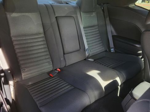 Used 2014 Dodge Challenger R/T image 15