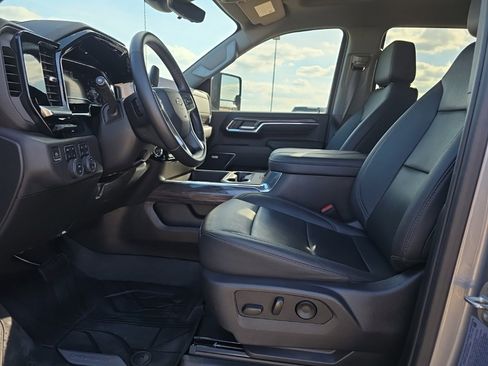 Used 2024 Chevrolet Silverado 3500 LTZ w/ LTZ Texas Edition image 13