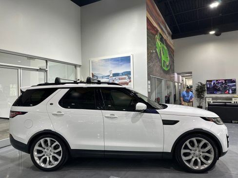 Used 2018 Land Rover Discovery HSE AWD/4WD image 26