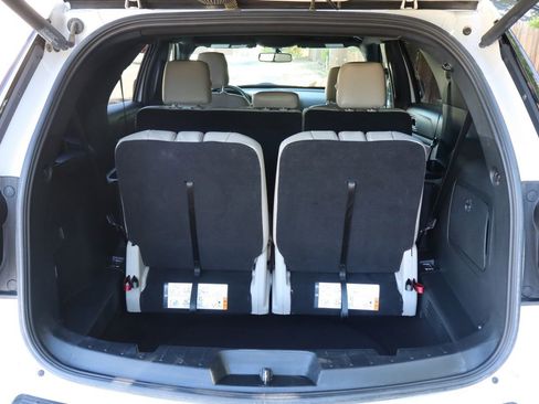 Used 2019 Ford Explorer XLT w/ Equipment Group 202A AWD/4WD image 14