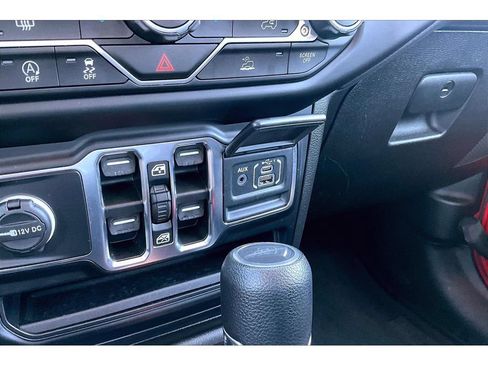 Used 2023 Jeep Gladiator Overland AWD/4WD image 33