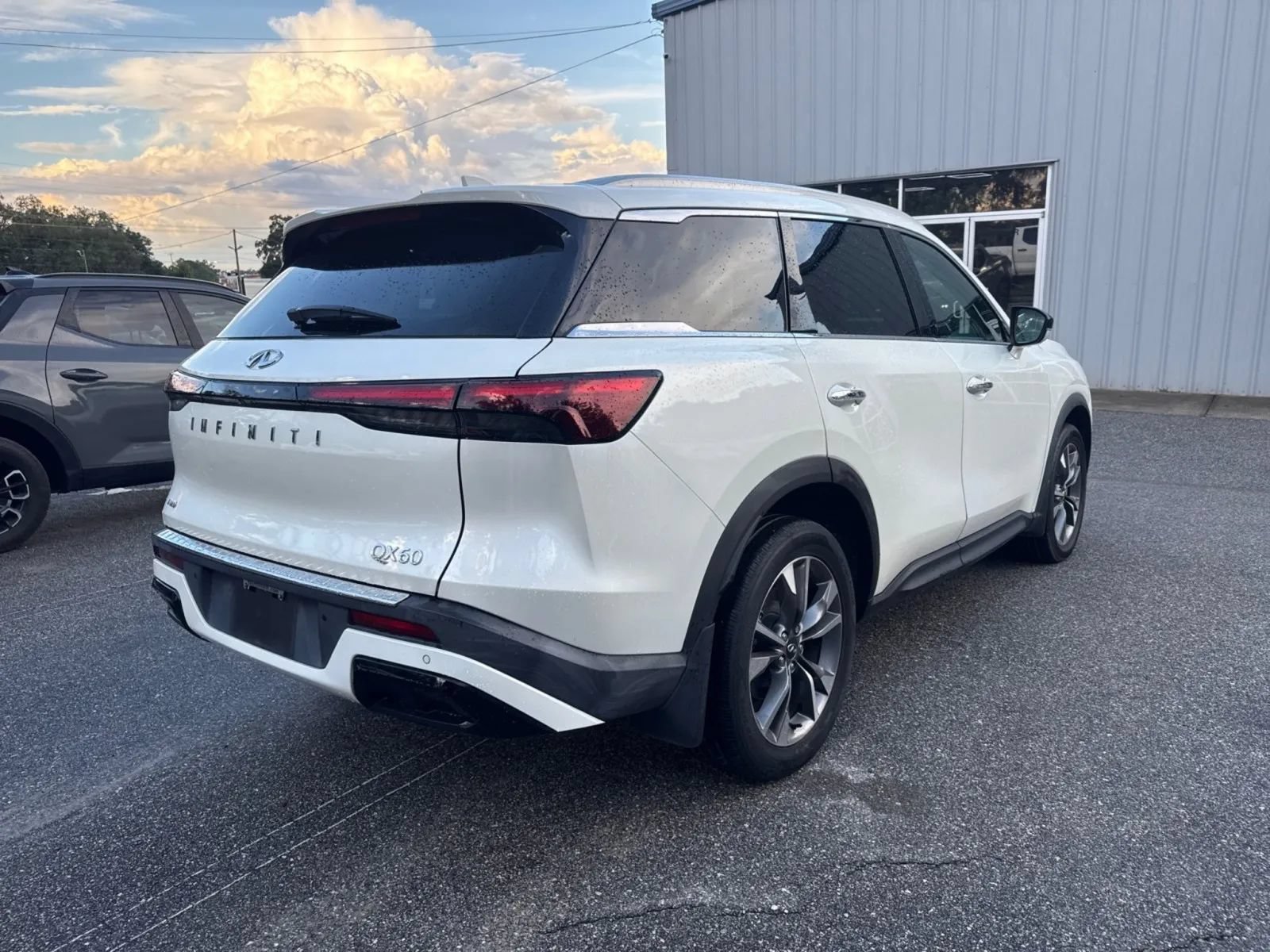 Used 2023 INFINITI QX60 Luxe w/ Cargo Package AWD/4WD image 9
