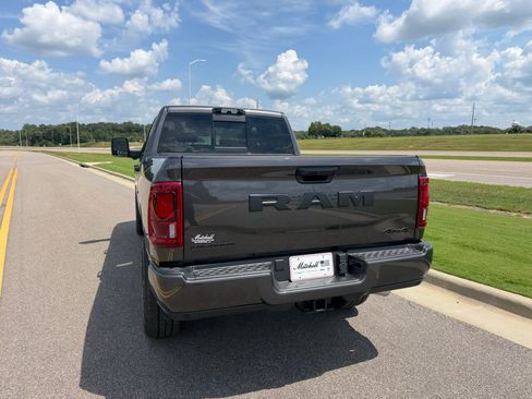 New 2026 RAM 2500 Big Horn AWD/4WD image 8