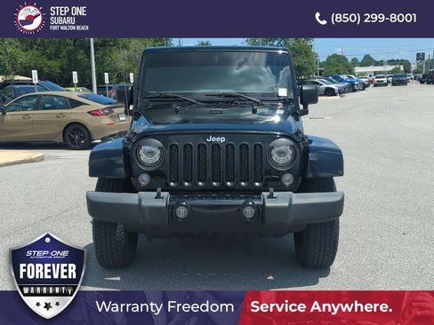 Used 2017 Jeep Wrangler Unlimited Sahara w/ Connectivity Group AWD/4WD image 10