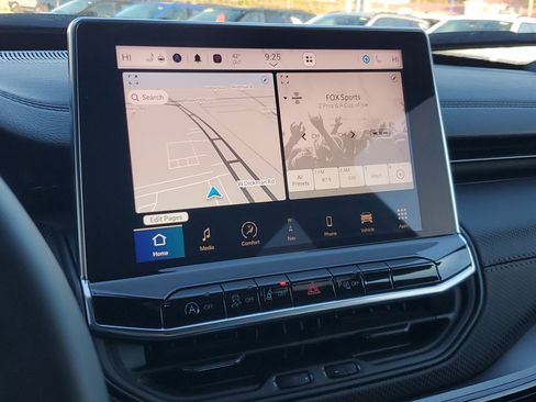 Used 2024 Jeep Compass Trailhawk w/ Trailhawk Elite Group image 17