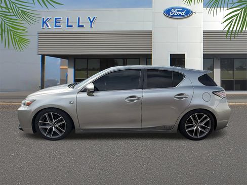 Used 2017 Lexus CT 200h w/ Navigation System Package FWD image 2