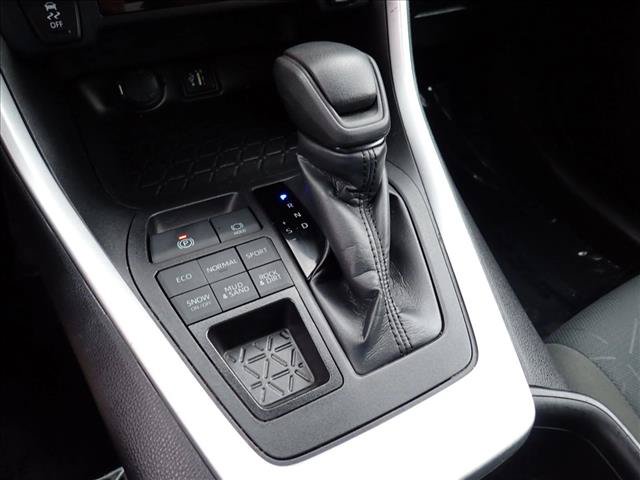 Used 2024 Toyota RAV4 XLE AWD/4WD image 16