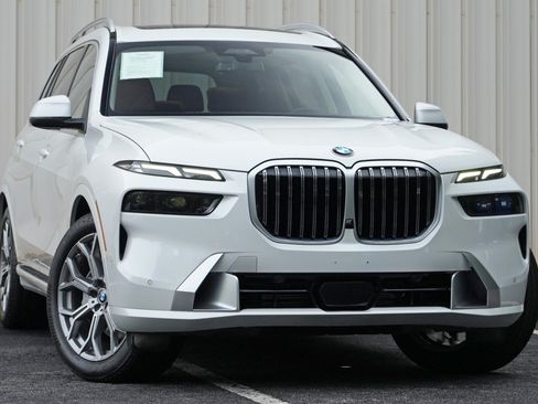 Used 2024 BMW X7 xDrive40i AWD/4WD image 4