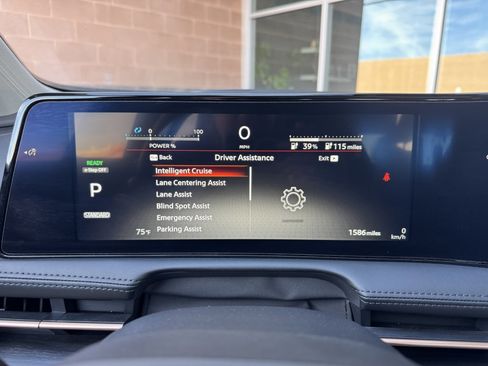 Used 2023 Nissan Ariya FWD image 19