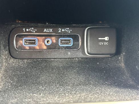 Used 2021 Jeep Grand Cherokee Limited image 36