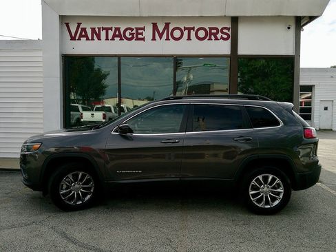 Used 2022 Jeep Cherokee Latitude Lux w/ Mopar Interior Package AWD/4WD image 8