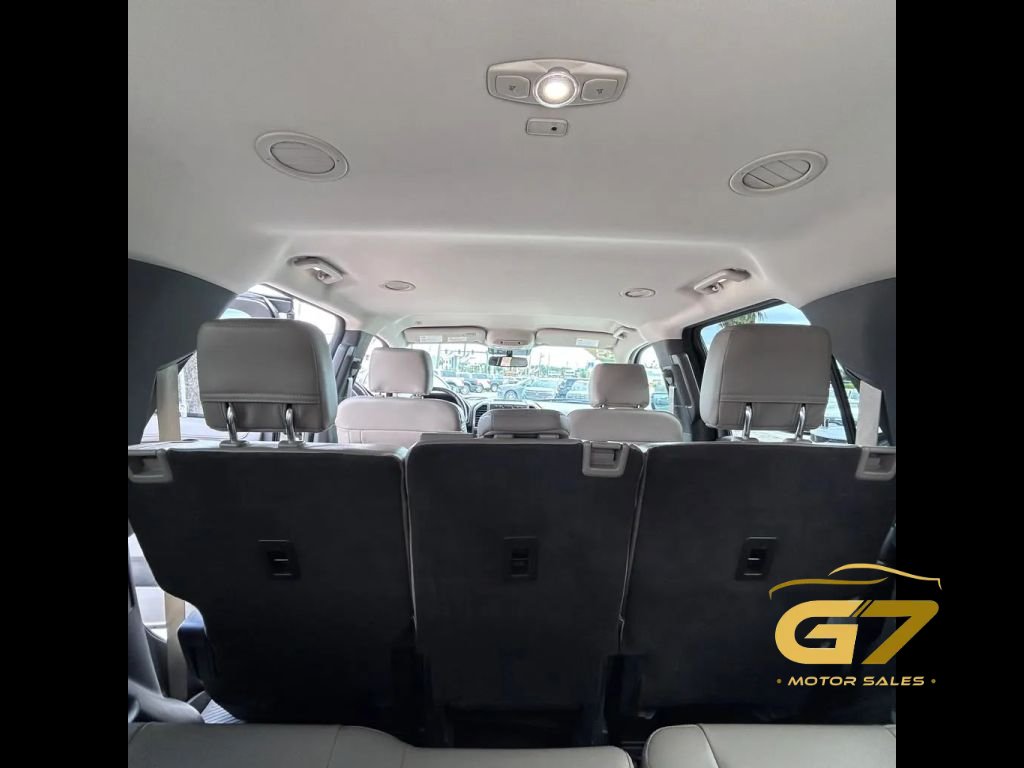 Used 2019 Ford Expedition XLT w/ Equipment Group 202A AWD/4WD image 12