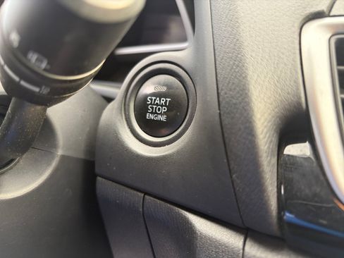 Used 2015 MAZDA MAZDA3 i Touring w/ Technology Package FWD image 20