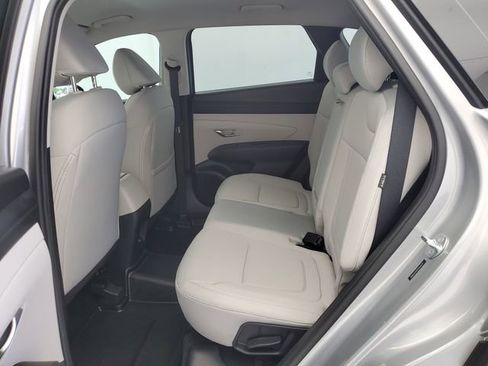 Used 2025 Hyundai Tucson SE FWD image 12