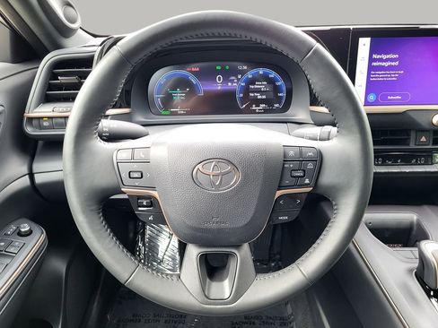 Used 2023 Toyota Crown AWD/4WD image 22