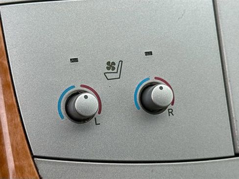 Used 2005 Toyota Avalon Limited image 20