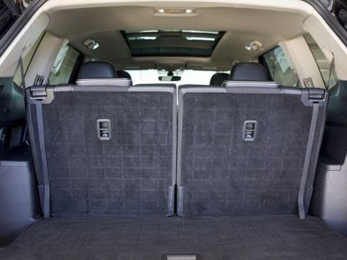 Used 2023 Volkswagen Atlas SE w/ Panoramic Sunroof Package image 8