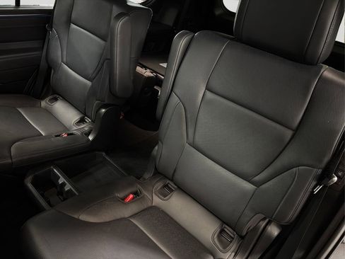 Used 2023 Toyota Sequoia Platinum image 10