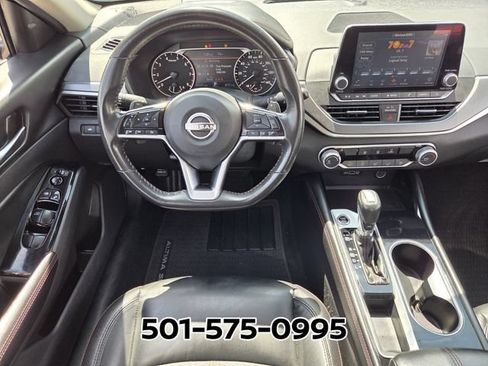 Used 2024 Nissan Altima 2.5 SR FWD image 12