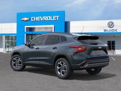 New 2026 Chevrolet Trax LT w/ LT Convenience Package FWD image 3