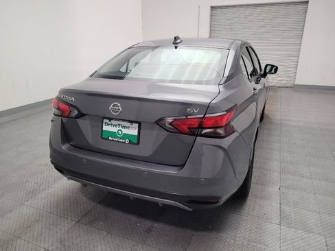 Used 2021 Nissan Versa SV FWD image 7