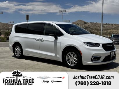 Used 2024 Chrysler Pacifica Touring-L