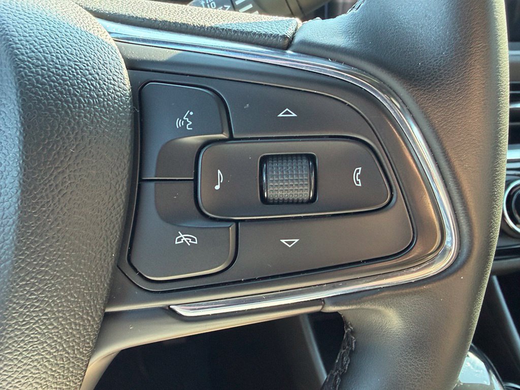 Used 2025 Buick Envista Sport Touring w/ Convenience I Package FWD image 38