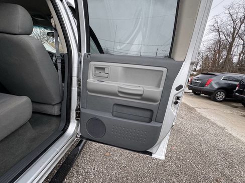 Used 2006 Dodge Dakota SLT image 23