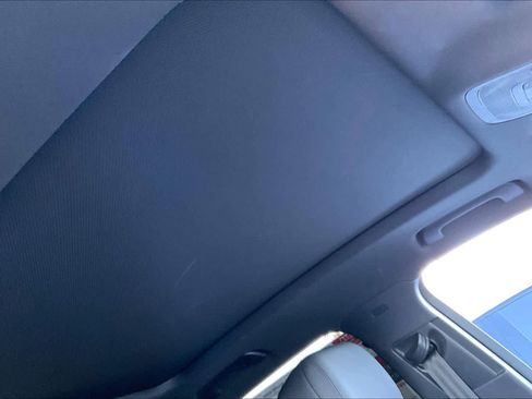 Used 2020 Audi Q3 2.0T Premium w/ Convenience Package image 13