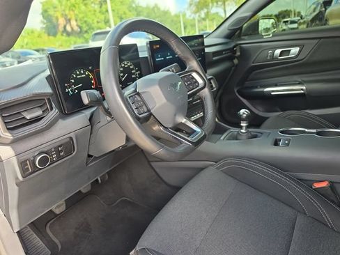 Used 2025 Ford Mustang GT RWD image 11