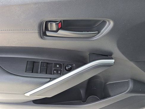 Used 2023 Toyota Corolla Cross LE image 18