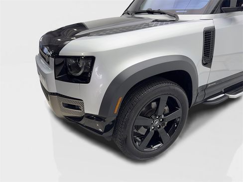 Used 2021 Land Rover Defender 90 X-Dynamic S image 3