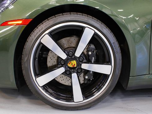 Certified 2021 Porsche 911 Targa 4S image 11