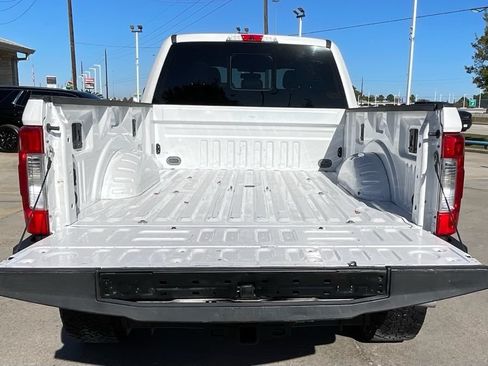Used 2017 Ford F250 Lariat w/ Lariat Value Package AWD/4WD image 11