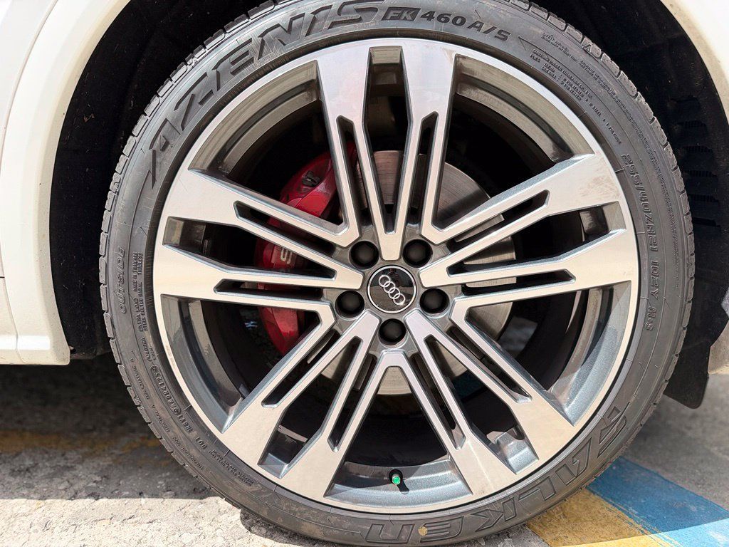 Used 2018 Audi SQ5 Prestige w/ Prestige Package AWD/4WD image 13