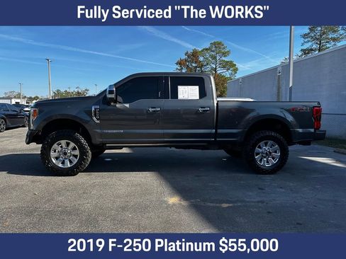 Used 2019 Ford F250 Platinum w/ Platinum Ultimate Package image 2