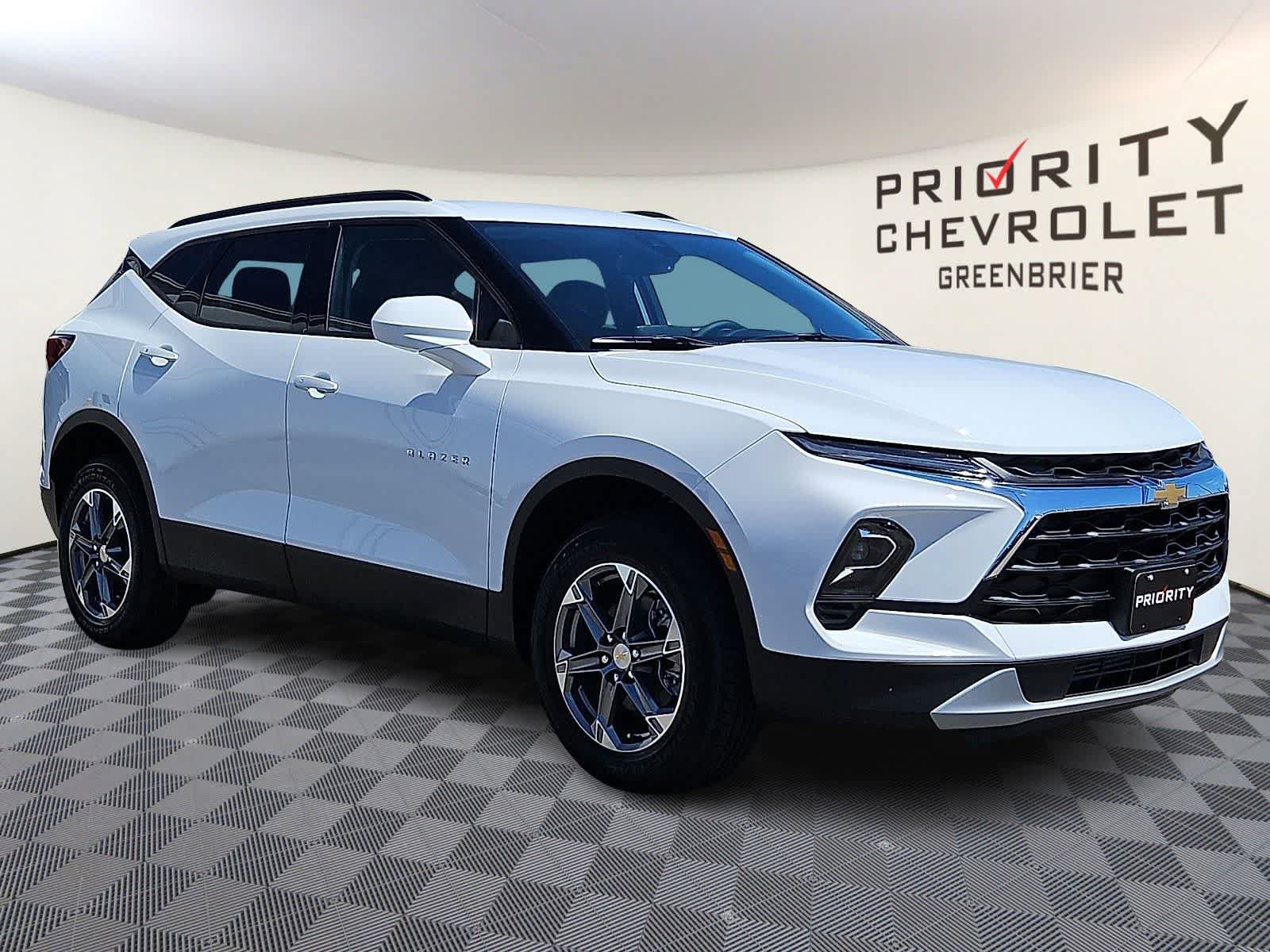 New 2026 Chevrolet Blazer LT w/ Convenience Package FWD image 3