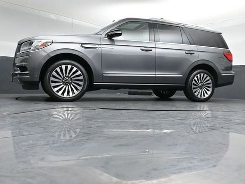 Certified 2021 Lincoln Navigator Reserve w/ Luxury Package AWD/4WD image 42