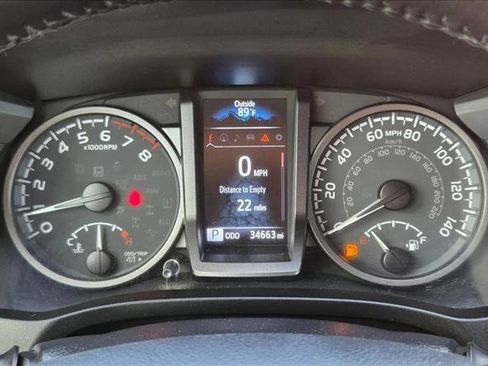 Certified 2022 Toyota Tacoma TRD Off-Road w/ TRD Premium Off Road Package AWD/4WD image 11