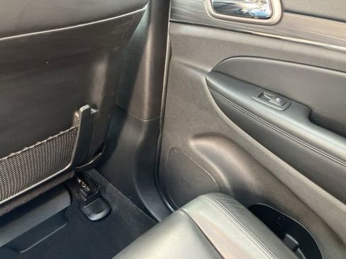 Used 2020 Jeep Grand Cherokee Limited X image 25