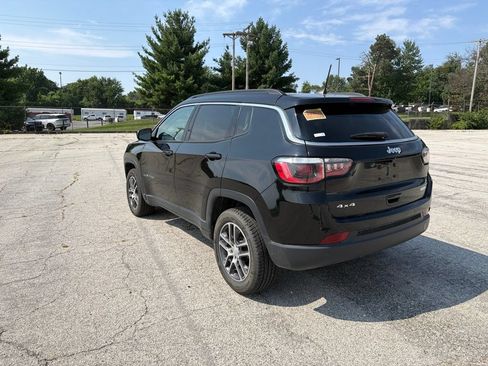 Used 2019 Jeep Compass Latitude w/ Popular Equipment Group AWD/4WD image 7