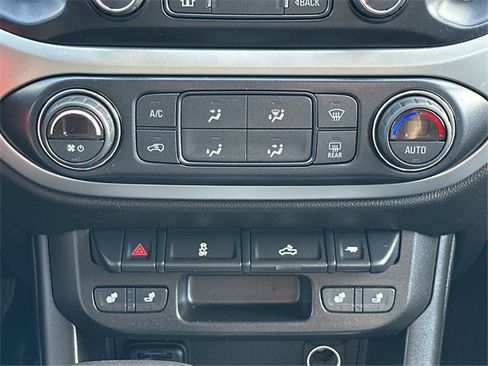 Used 2020 Chevrolet Colorado LT w/ Luxury Package image 24