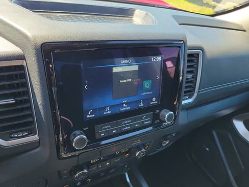 Used 2022 Nissan Frontier SV w/ SV Premium Package image 18