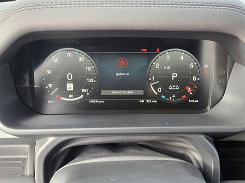 Used 2024 Land Rover Defender 110 SE image 25