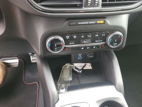 Used 2023 Ford Escape ST-Line image 9