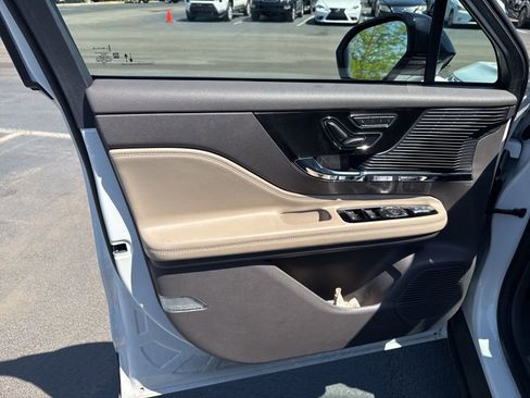 Used 2022 Lincoln Corsair FWD w/ Equipment Group 101A image 11