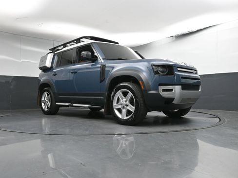 Certified 2023 Land Rover Defender 110 SE image 29