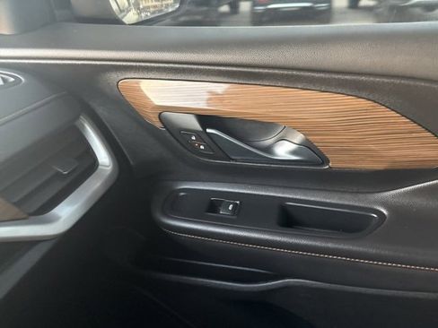 Used 2019 GMC Terrain SLE w/ Driver Convenience Package image 27